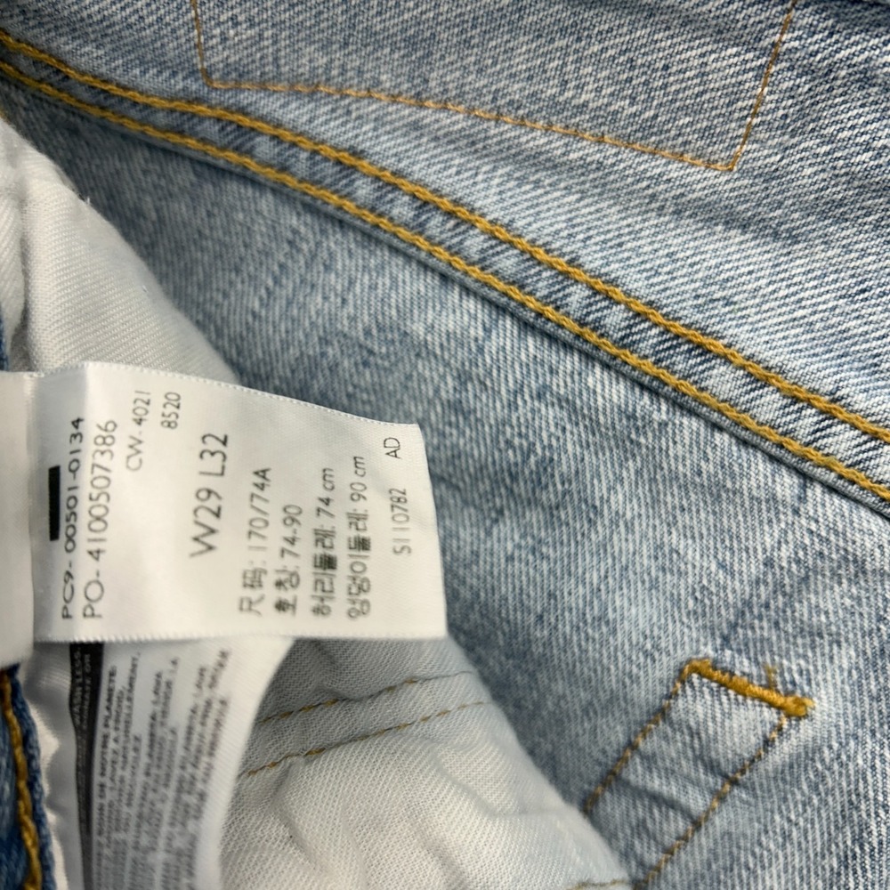 Levis 501 Jeans Mens 29x32 Blue Denim Straight Leg Light Wash Button Fly - Picture 5 of 9